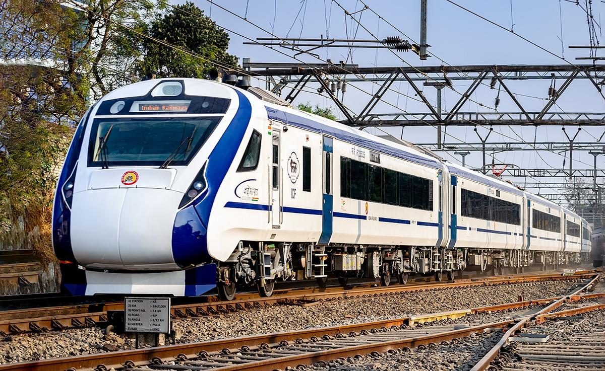 Modern Vande Bharat Express train in India, representing high-speed transport solutions for tourists traveling between Delhi and Jaipur.